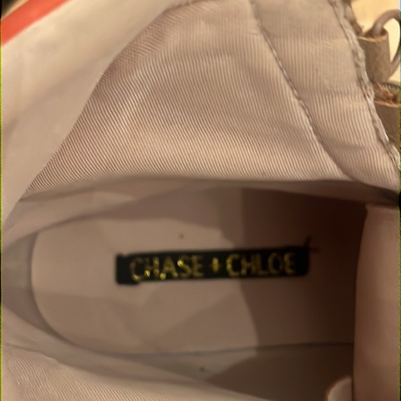 CHASE AND Chloe boots 🥾 size 7 women’s. Tan, blue and orange with black heel - Picture 6 of 7